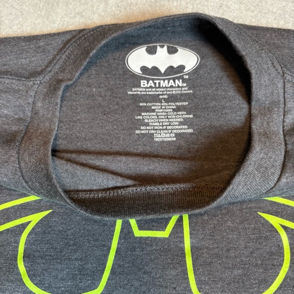 Batman DC Comics Logo Grey Athletic-Style Long Sleeve Boys/Youth Shirt Large - Picture 3 of 10